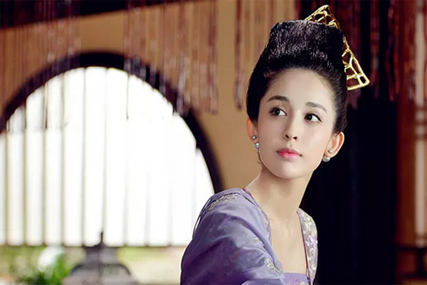 中国十大素颜美女 郑爽刘亦菲上榜，第一名有出水芙蓉的美称